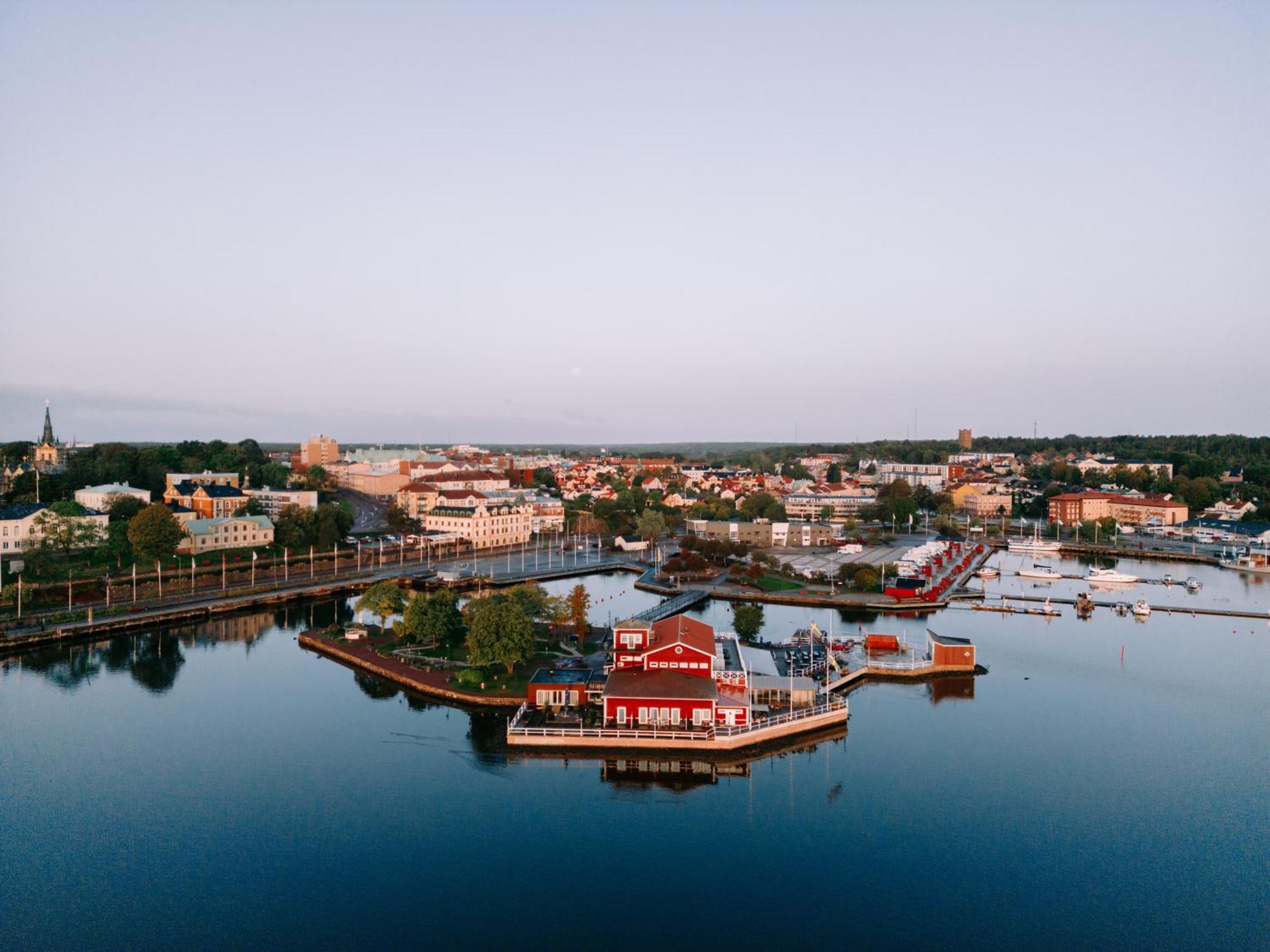 Badholmen Restaurang & Hotell Оскаршхамн Екстериор снимка
